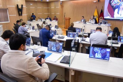 Disputas por el Metro, las bicicletas públicas y el contrato de basura ahondaron la grieta entre correísmo y oposición