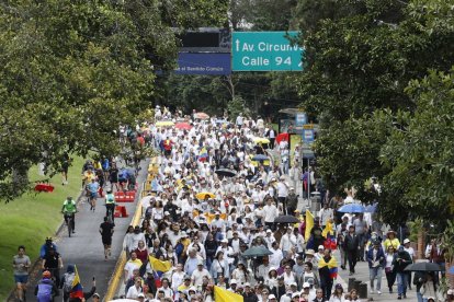 Marcha pacífica en honor a Miguel Uribe en Bogotá.