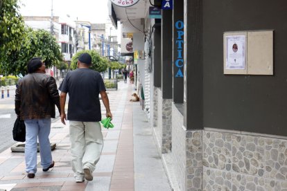 En la pared del edificio de la Sociedad de Artesanos de Cotacachi se puso una foto de Janet.