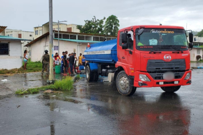 Accidente en barrio 15 de Marzo: niño de 6 años atropellado por tanquero en Esmeraldas.