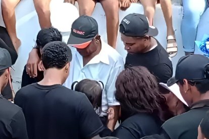 La familia recordó que la víctima vendía pescado junto a su padre. Lo hacía pensando en comprar cuadernos y su uniforme escolar. Así juntó dinero para su teléfono, que marcó su final.