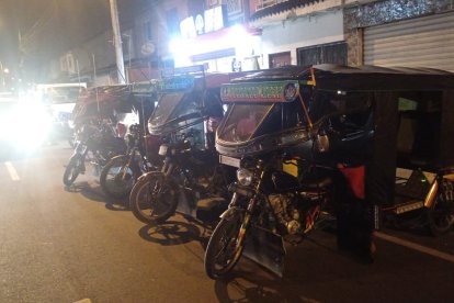 Las tricimotos que ingresaron a Mucho Lote 2 el pasado domingo 8 de junio se parquearon un breve tiempo en una esquina del sector.