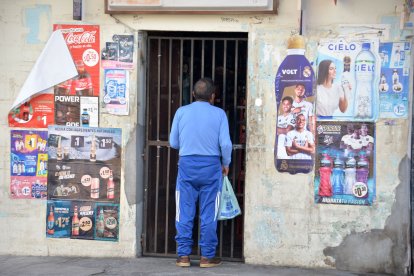 En esta zona hay varios tipos de negocios, entre esos tiendas de barrio.