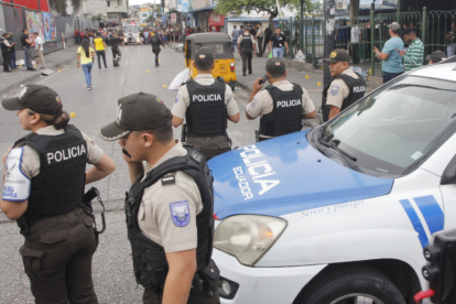 Toque de queda en varios cantones de Ecuador.