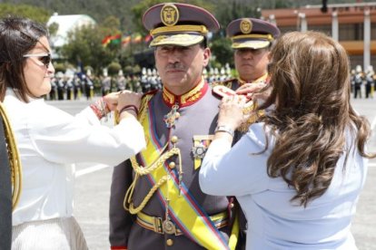 El general Henry Santiago Delgado Salvador asumió el mando del Ejército Ecuatoriano y fue ascendido al grado de General de Ejército.