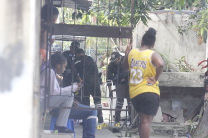 El cadáver quedó tendido en un callejón.