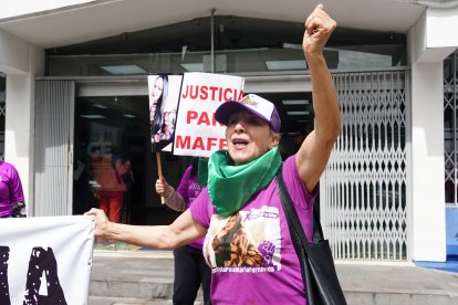 La madre de la víctima exige que se le encuentre al responsable del presunto femicidio.