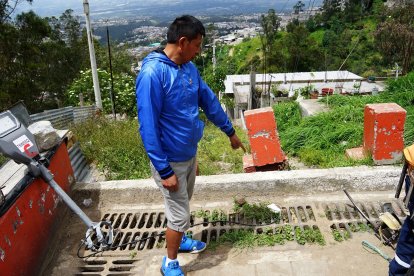 Los sumideros también necesitan limpieza con maquinaria.