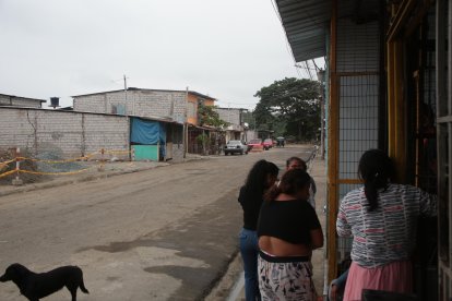 Según relatos, los criminales entraron por el patio trasero de la vivienda.
