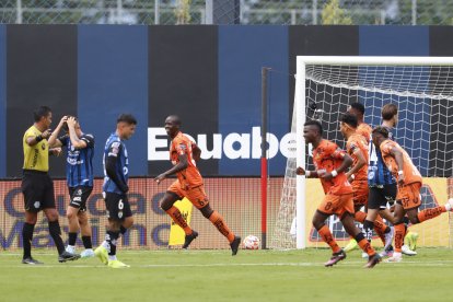 EN EL ESTADIO BANCO DE GUAYAQUIL SE REALIZA EL PARTIDO ENTRE INDEPENDIENTE VS LIBERTAD POT LA LIGA PRO 2025 14 de JUNIO 2025 FOTOGRAFO ANGELO CHAMBA PERIODISTA ROBERTO VILLAVICENCIO AG - PERIODISTAS AG - QUITO