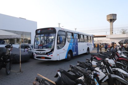 El bus en que fueron detenidos.