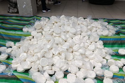 Las porciones de queso decomisadas.