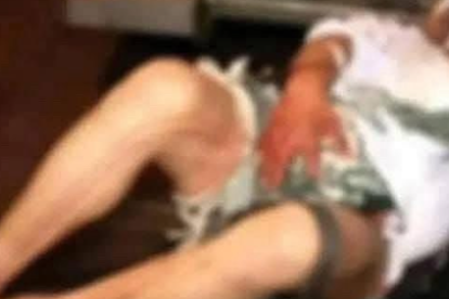 El hombre permanece en el hospital tras ser agredido por la mujer.