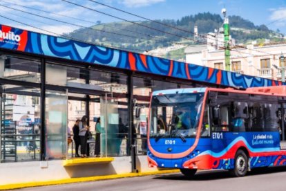 De la polémica a las calles: los trolebuses retenidos desde marzo ya circulan en Quito