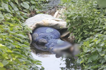 Otro de los cuerpos fue encontrado en una zanja.