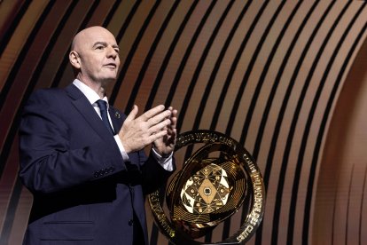 Gianni Infantino, presidente de la FIFA, resaltó los beneficios para los clubes.