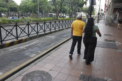El taxista fue asesinado mientras esperaba pasajeros.