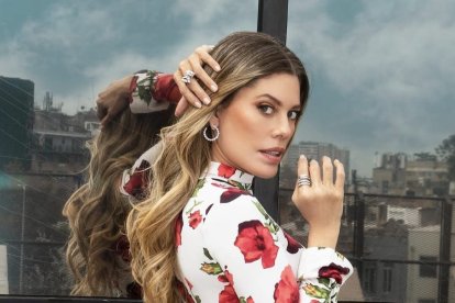 Lorna Cepeda se mantiene activa en sus redes sociales.