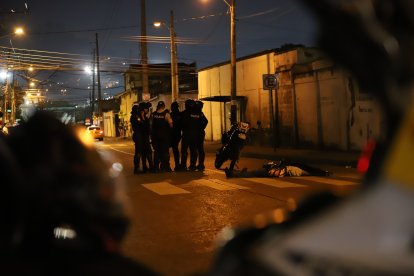 Agentes de la Policía Nacional acudieron al sitio del suceso.