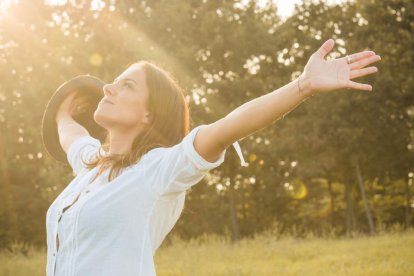 Factores climáticos, sociales y emocionales confluyen para hacer del 20 de junio el día más positivo del calendario.