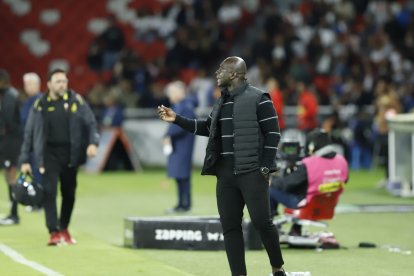 Segundo Castillo, con una derrota, puso fin a su ciclo en el banquillo del Ídolo.