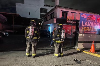 Los bomberos atendieron a los heridos