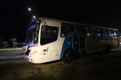El bus no tenía ningún impacto de arma de fuego.