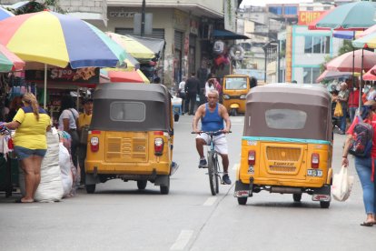 En en el sector de Paca los tricimoteros trabajan con miedo.