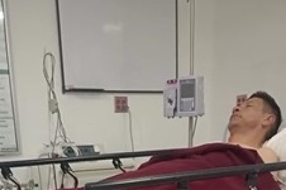 Así se encontraba Fernando Álvarez antes de ser trasladado al hospital donde será operado.