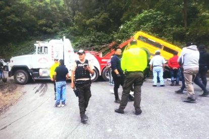 Los equipos de emergencia arribaron rápidamente a la escena del siniestro