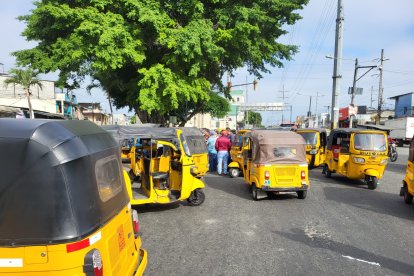 Tricimoteros exigen permisos de funcionamiento a la ATM.