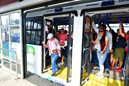 Usuarios del Batallón del Suburbio ya pueden usar el servicio de la Metrovía.