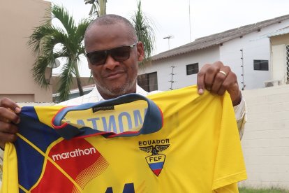 Alberto Montaño también fue internacional con la selección ecuatoriana de fútbol.