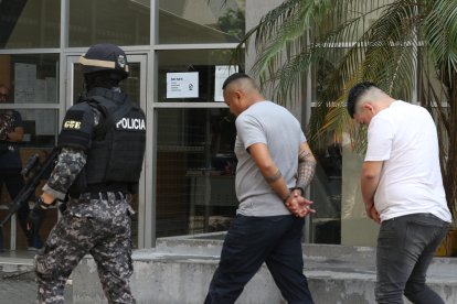 Alias Fede (camiseta gris) es presunto cabecilla de Los Águilas, alineada a Los Choneros