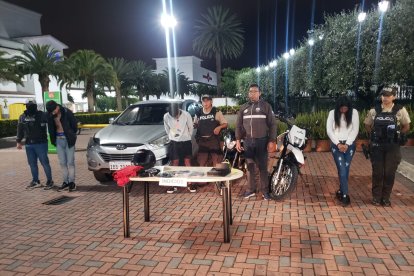 Ellos fueron parte de la banda que estaba con el sujeto que se lanzó a la quebrada y los detuvieron después.