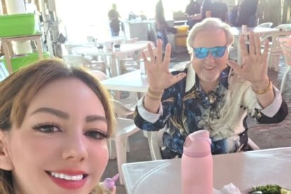 Vanessa Villagrán ayuda a su papá en los shows.