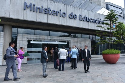 Los docentes tenían una reunión con la ministra Alegría Crespo.