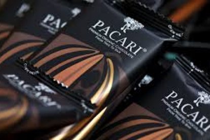 Pacari, marca ecuatoriana reconocida por su modelo “del árbol a la barra”.