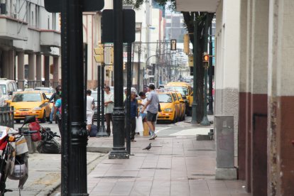 Taxista del centro de Guayaquil viven en zozobras por extorsiones y asesinatos.