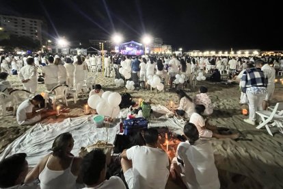 La oración de los devotos en Salinas.