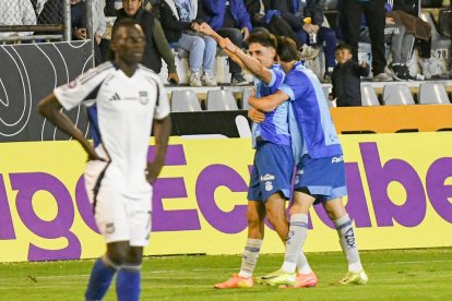 El festejo de Federico Paz tras marcar el gol del empate de los celestes.