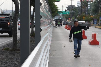 En la avenida El Bombero de Guayaquil ya se alista todo para las obras para los pasos de desnivel que se harán en Ceibos.