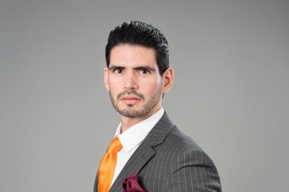 Ab. José Luis Salazar, magíster en Jurisprudencia