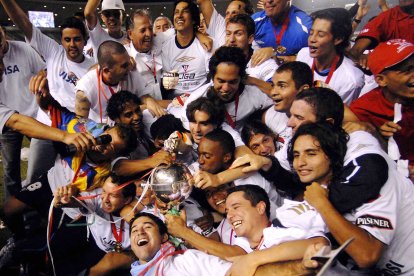 El festejo de los jugadores de Liga de Quito tras ganar la Libertadores de 2008.