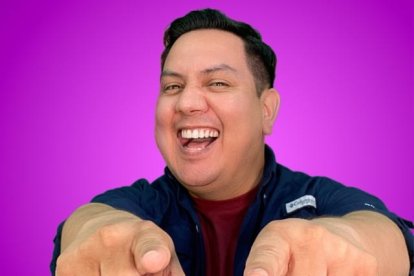 Su referente de humor es Roberto Gómez Bolaños. 

AG-EXTERNOS