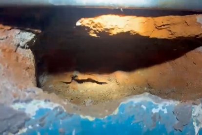 Los agujeros tenían la dimensión suficiente para que pasara un reo.