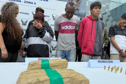 La Policía decomisó algunos artículos durante el operativo.