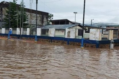 El puerto de Misahuallí luce cubierto de agua.
