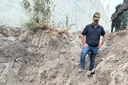 Así lucía la entrada a uno de los escondites de armas y dinero que Fito tenía en la propiedad donde se ocultaba