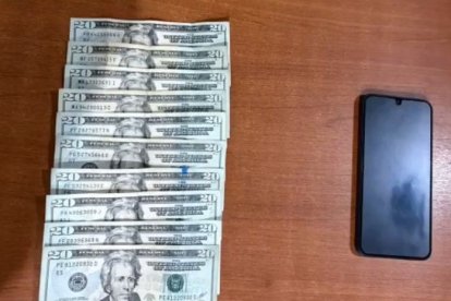En poder del sospechoso se encontró dinero, un celular, un chip y ropa.